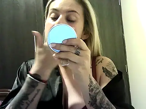 Snapshot of Valery__Rouse_ chatting on October 13, 3:09 am Valery Rouse online show from October 13, 3:09 am