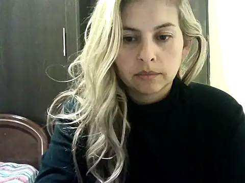 Snapshot of Valery__Rouse_ chatting on October 9, 10:47 pm Valery Rouse online show from October 9, 10:47 pm