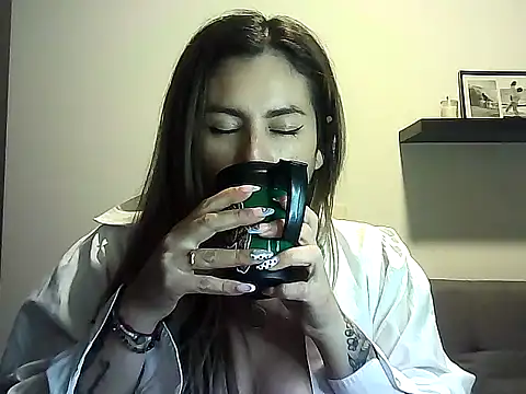 Valery  Rouse  online show from April 21, 2:51 am