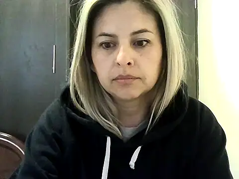 Snapshot of Valery__Rouse_ chatting on October 19, 2:19 pm Valery Rouse online show from October 19, 2:19 pm