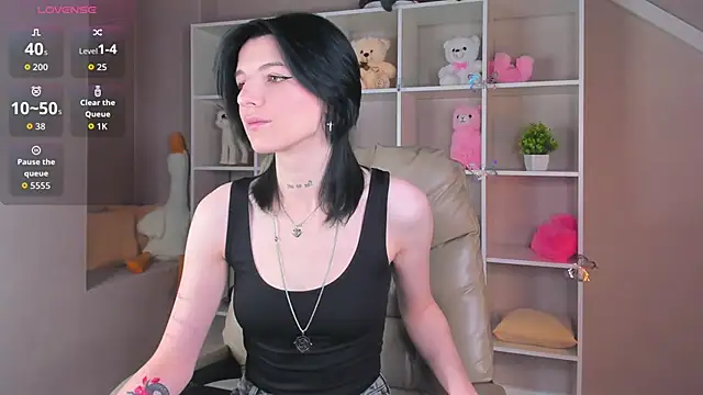 Lynn Martin online show from December 3, 12:13 am