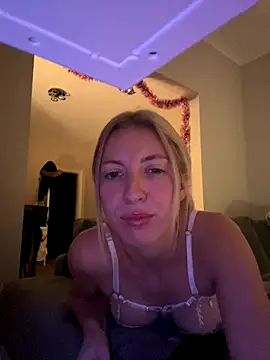 CheekyChelseaX online show from December 15, 7:30 pm