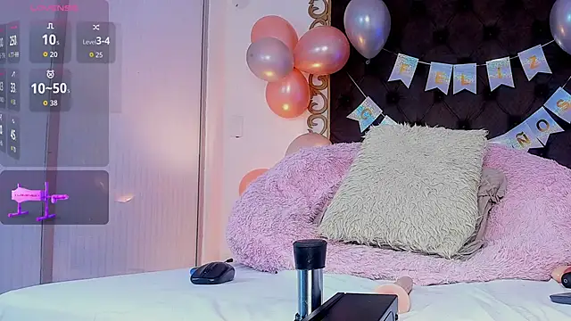 LuciaCollins  online show from October 6, 1:50 pm