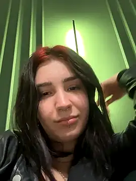 Snapshot of VampyScarlet chatting on October 17, 4:48 am VampyScarlet online show from October 17, 4:48 am