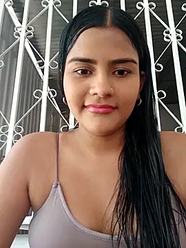 Snapshot of daringxxxhot chatting on September 13, 7:11 pm daringxxxhot online show from September 13, 7:11 pm