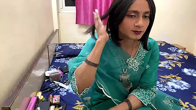 LuvLayla online show from October 9, 4:33 pm