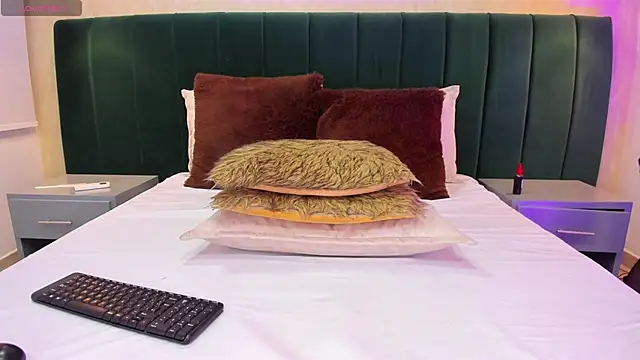 annie clarkson online show from October 31, 6:23 pm