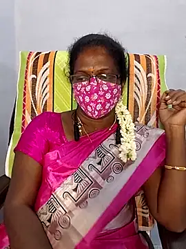 Snapshot of umashreetamil chatting on October 2, 4:01 pm umashreetamil online show from October 2, 4:01 pm