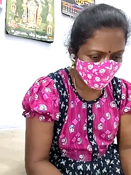 Snapshot of umashreetamil chatting on October 15, 2:58 am umashreetamil online show from October 15, 2:58 am