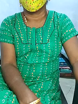 Snapshot of umashreetamil chatting on September 11, 3:12 pm umashreetamil online show from September 11, 3:12 pm