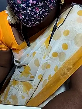 Snapshot of umashreetamil chatting on September 18, 5:17 am umashreetamil online show from September 18, 5:17 am