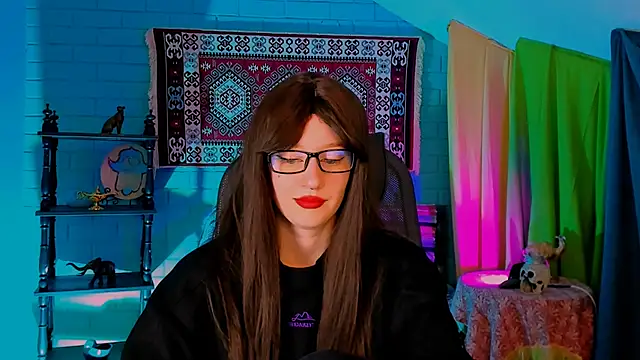 Snapshot of AliceWelch_ chatting on October 17, 8:17 am AliceWelch online show from October 17, 8:17 am