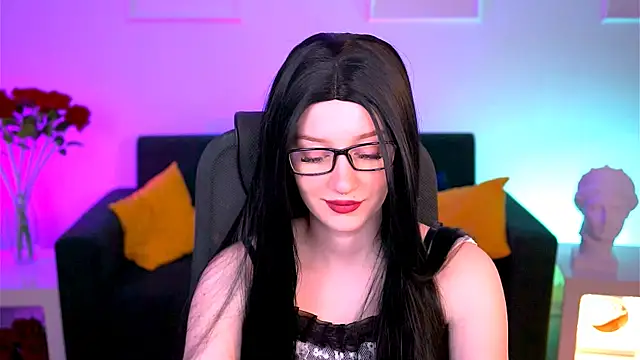 Snapshot of AliceWelch_ chatting on September 26, 8:34 am AliceWelch online show from September 26, 8:34 am