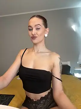 Snapshot of LittleFox___ chatting on September 24, 6:56 am LittleFox online show from September 24, 6:56 am