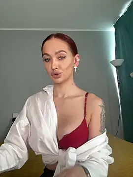 Snapshot of LittleFox___ chatting on September 15, 6:32 am LittleFox online show from September 15, 6:32 am