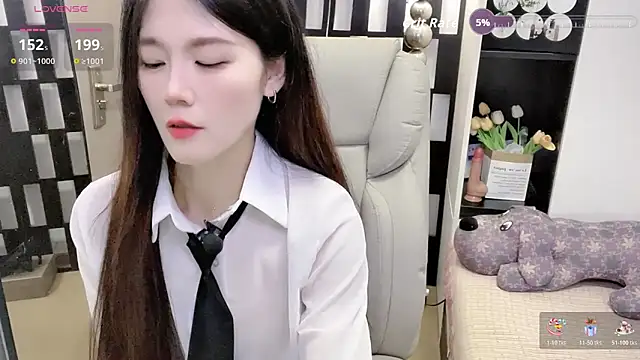 Yueyue-MM online show from March 18, 5:45 am