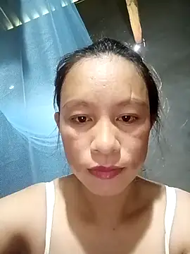 Snapshot of simi-lucy chatting on October 3, 5:23 am simi-lucy online show from October 3, 5:23 am