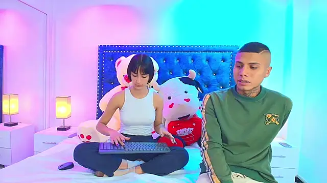 Snapshot of Damian_and_roxanne chatting on September 20, 1:09 pm Damian and roxanne online show from September 20, 1:09 pm