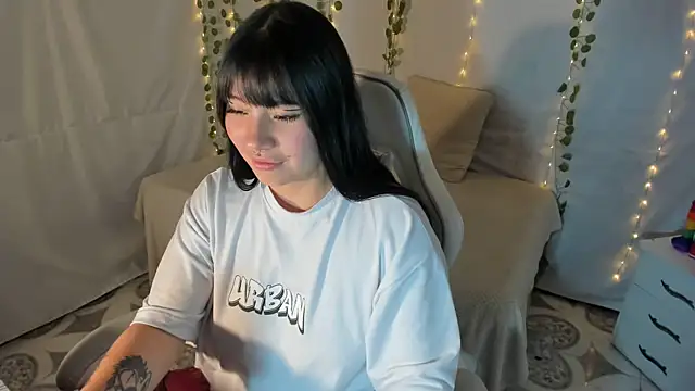 Zulema R1 online show from November 3, 5:44 am