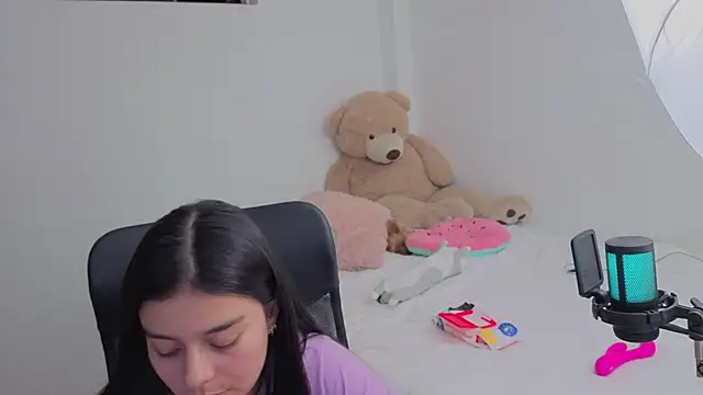 valerihouse online show from April 7, 1:07 am