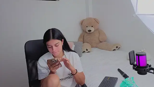 valerihouse online show from January 16, 1:45 am