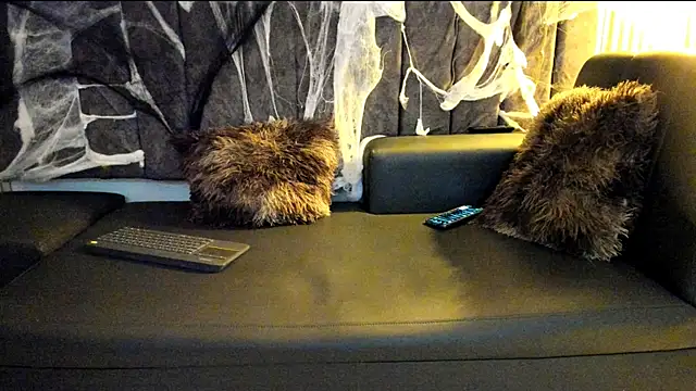 Snapshot of Rowan_Mills chatting on October 28, 8:35 pm Rowan Mills online show from October 28, 8:35 pm