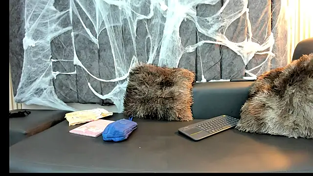 Snapshot of Rowan_Mills chatting on October 15, 9:06 pm Rowan Mills online show from October 15, 9:06 pm