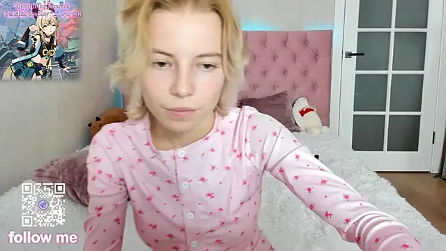 Pink Lila18 online show from October 21, 9:35 am