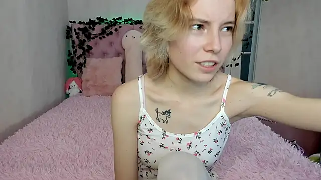 Pink Lila18 online show from November 24, 8:27 am