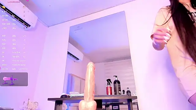 violeta olsen online show from February 5, 8:45 pm