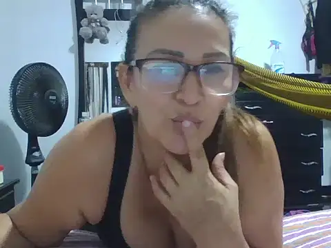 MiaVega online show from October 13, 8:11 pm