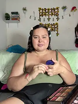 luna sweet16 online show from September 25, 4:17 pm