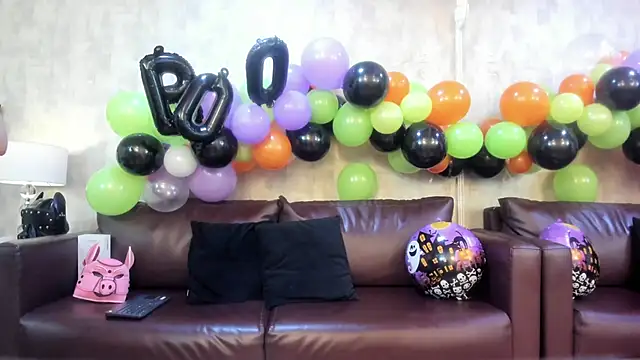 BarbaraLeython1 online show from October 30, 3:02 pm