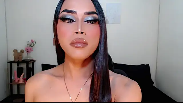 Snapshot of Lessandra_Lust chatting on September 13, 3:20 pm Lessandra Lust online show from September 13, 3:20 pm