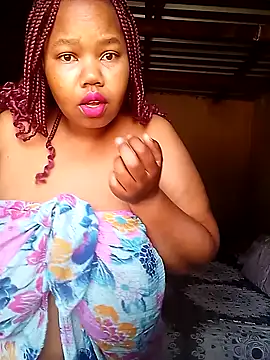 Curvycandy95 online show from September 24, 5:39 am