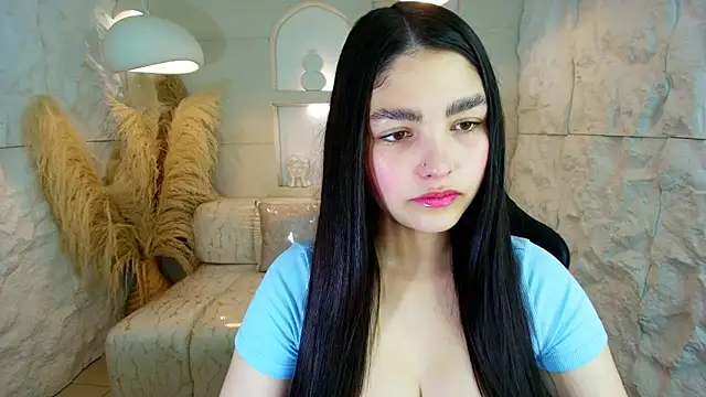 Snapshot of luna__r chatting on October 21, 12:42 pm luna r online show from October 21, 12:42 pm
