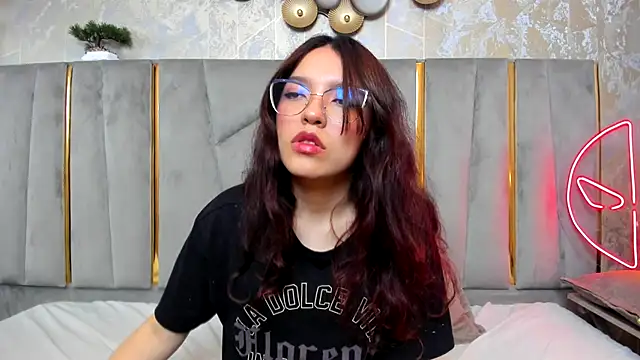 Snapshot of Elliecute chatting on September 30, 2:33 pm Elliecute online show from September 30, 2:33 pm
