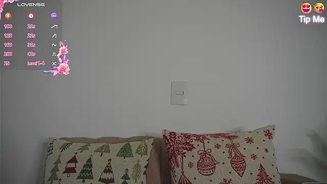 Roxybeautyy online show from January 13, 9:46 am