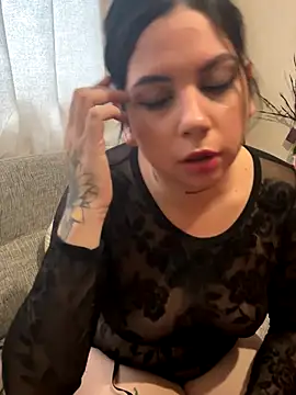 LaGueraDelMar online show from October 13, 8:00 pm