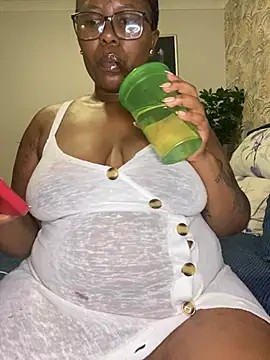 fatpussydallx online show from April 19, 6:32 pm