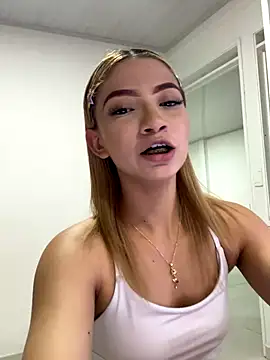 Snapshot of AlixMonroe chatting on September 30, 2:50 am AlixMonroe online show from September 30, 2:50 am