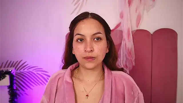 Arianaa Jones  online show from October 24, 1:40 pm