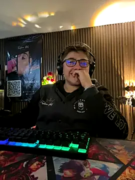 IanGilbert online show from December 20, 7:34 am