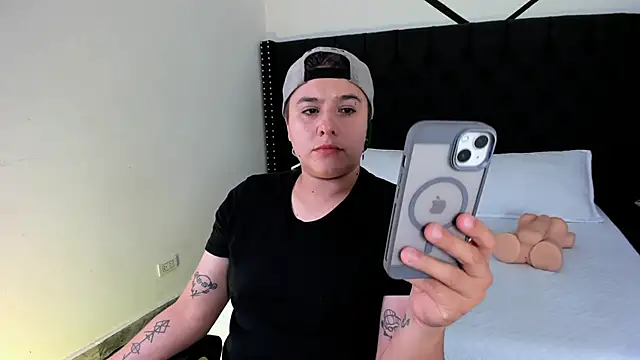 Snapshot of IanGilbert chatting on September 16, 8:39 pm IanGilbert online show from September 16, 8:39 pm