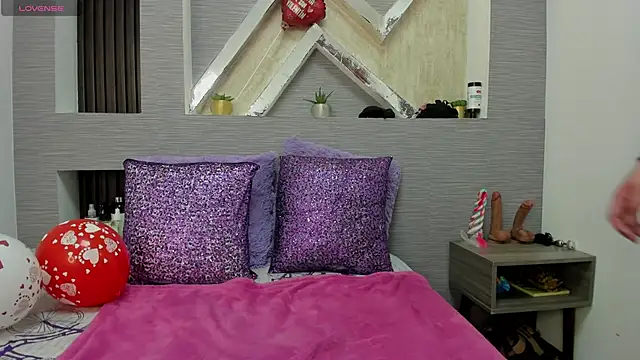Snapshot of roxana_santini chatting on October 9, 3:49 pm roxana santini online show from October 9, 3:49 pm