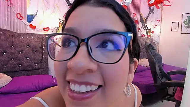 GiaCutee online show from February 20, 6:59 am