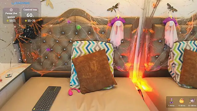 Zoe-Johnson  online show from October 24, 10:06 pm