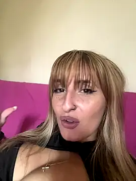 Snapshot of Sexy_Bulgarian_woman chatting on October 22, 9:03 am Sexy Bulgarian woman online show from October 22, 9:03 am