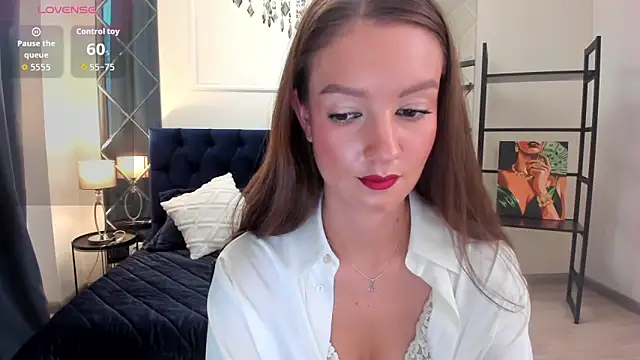 Snapshot of LoraSunnyy chatting on September 13, 8:33 am LoraSunnyy online show from September 13, 8:33 am