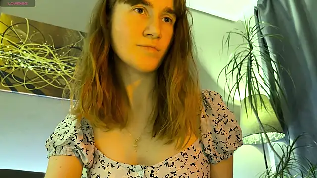 velina   online show from December 1, 3:59 pm